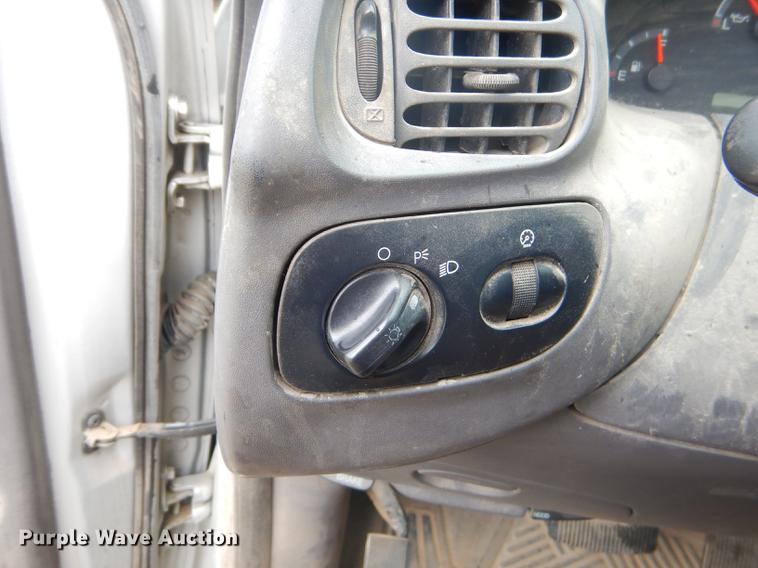 image for item FH9382 2003 Ford F150 pickup truck