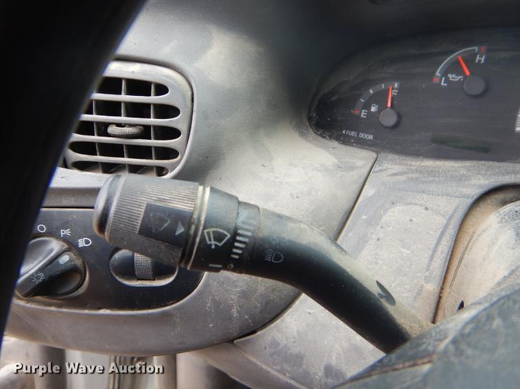 image for item FH9382 2003 Ford F150 pickup truck