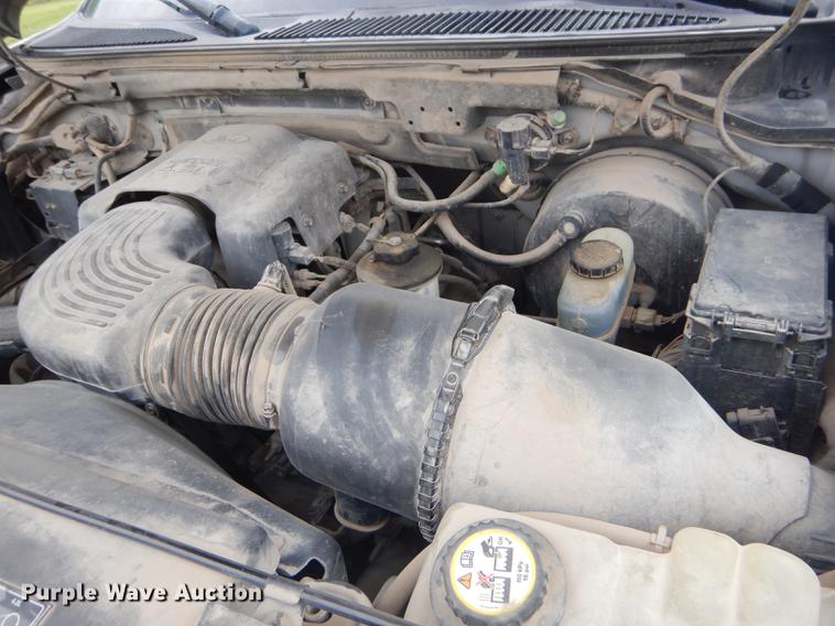 image for item FH9382 2003 Ford F150 pickup truck