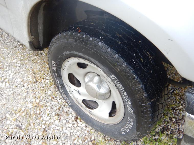 image for item FH9382 2003 Ford F150 pickup truck