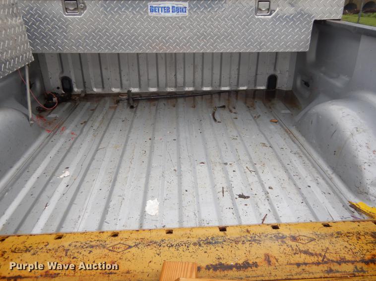 image for item FH9382 2003 Ford F150 pickup truck