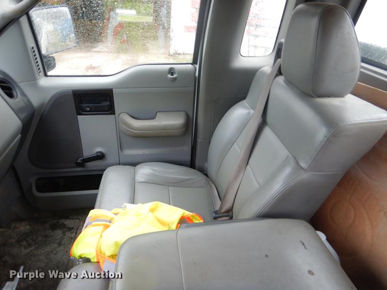 image for item FH9383 2005 Ford F150 pickup truck