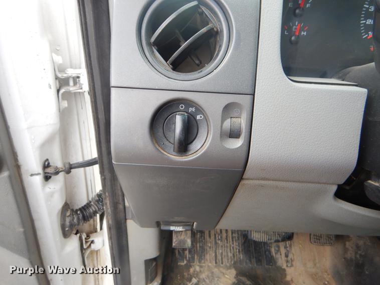 image for item FH9383 2005 Ford F150 pickup truck