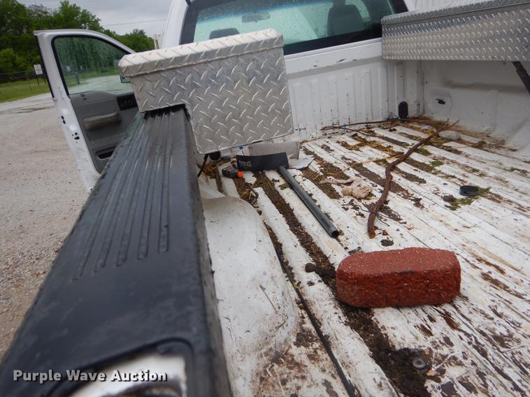 image for item FH9383 2005 Ford F150 pickup truck