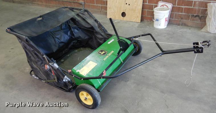 image for item FI9568 John Deere lawn sweep