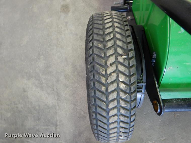 image for item FI9568 John Deere lawn sweep