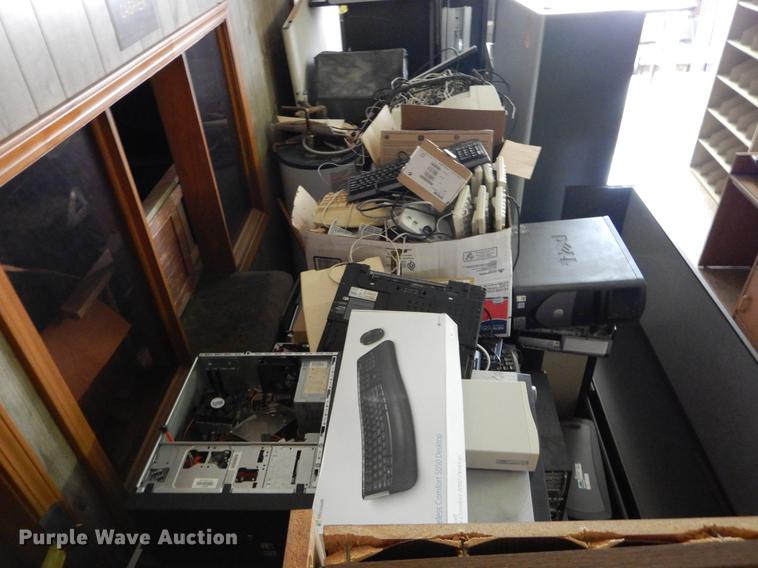 image for item FI9569 Office supplies and equipment