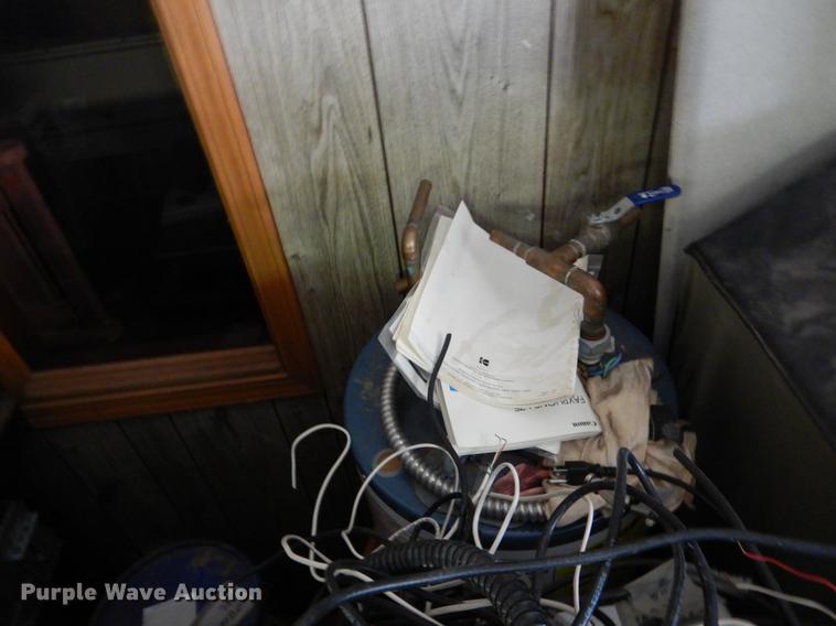 image for item FI9569 Office supplies and equipment