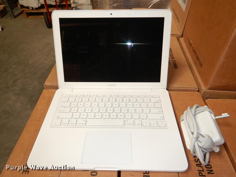 image for item FK9085 (25) 2009 MacBook laptops