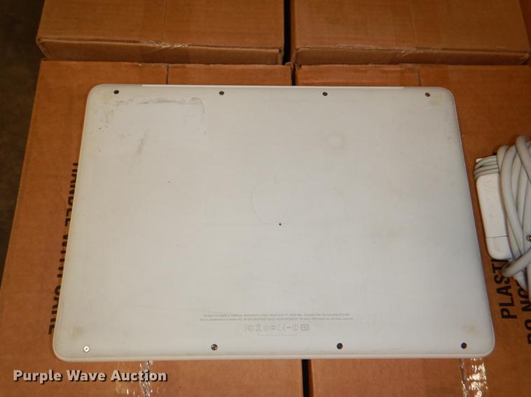 image for item FK9085 (25) 2009 MacBook laptops