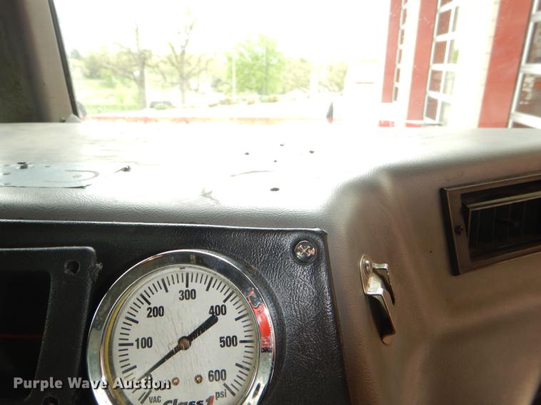 image for item FK9129 1998 Am General Hummer brush fire truck