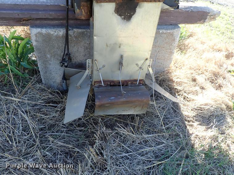 image for item FL9721 Henderson stainless steel spreader