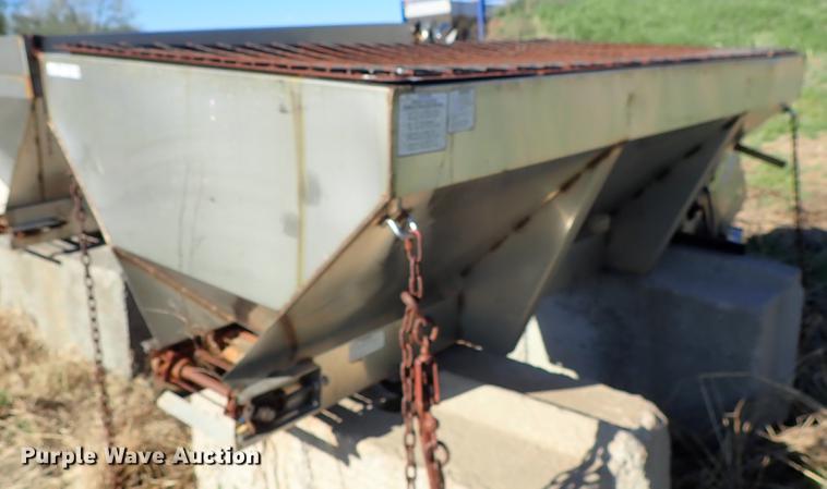 image for item FL9722 Salt Dogg stainless steel spreader