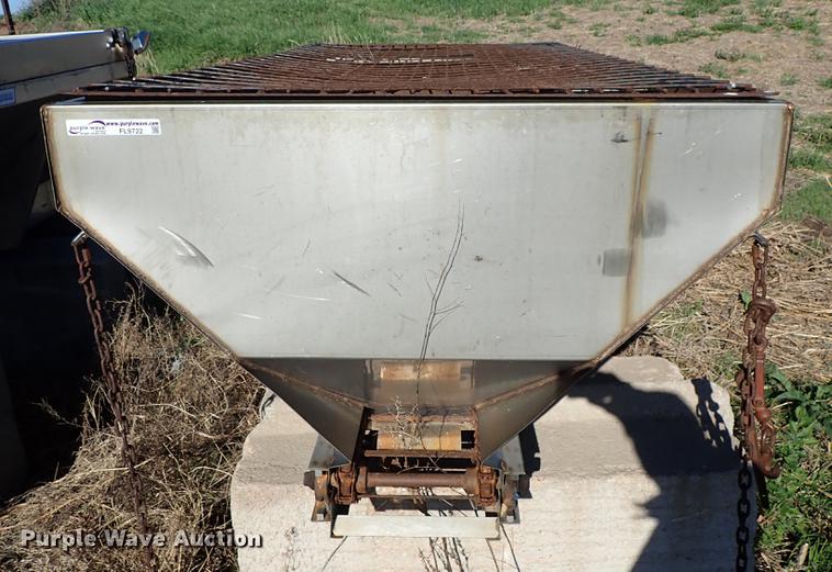 image for item FL9722 Salt Dogg stainless steel spreader