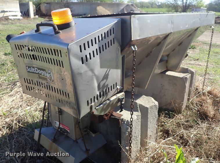 image for item FL9722 Salt Dogg stainless steel spreader