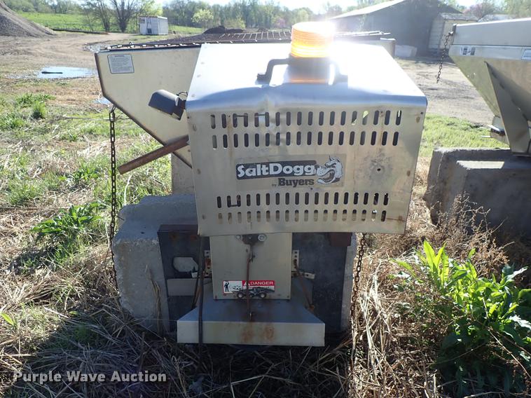 image for item FL9722 Salt Dogg stainless steel spreader