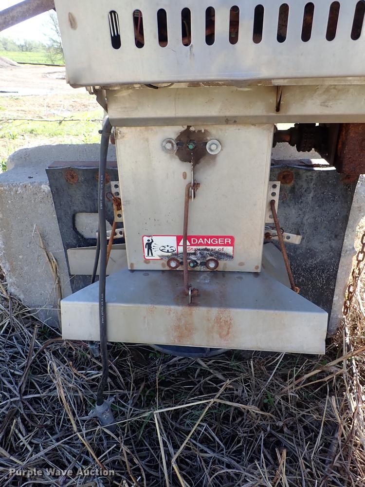 image for item FL9722 Salt Dogg stainless steel spreader