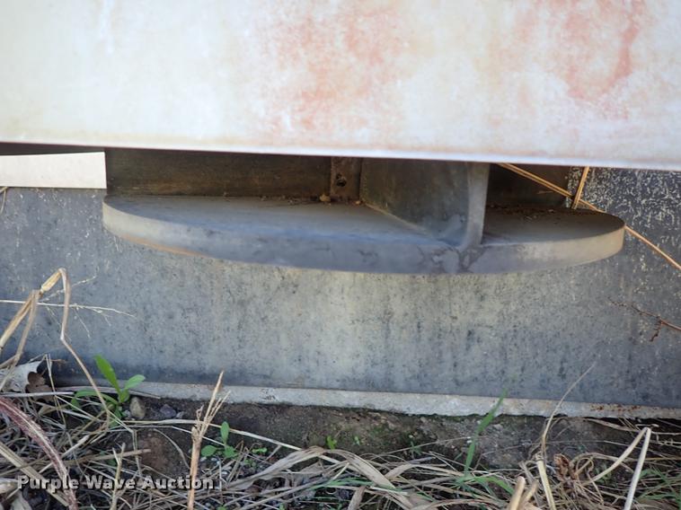 image for item FL9722 Salt Dogg stainless steel spreader