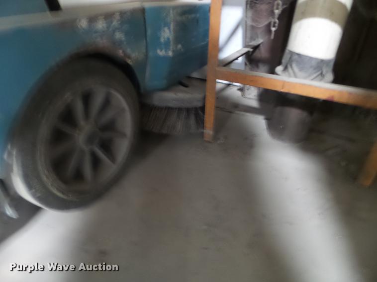 image for item FM9258 Tennant 355 sweeper