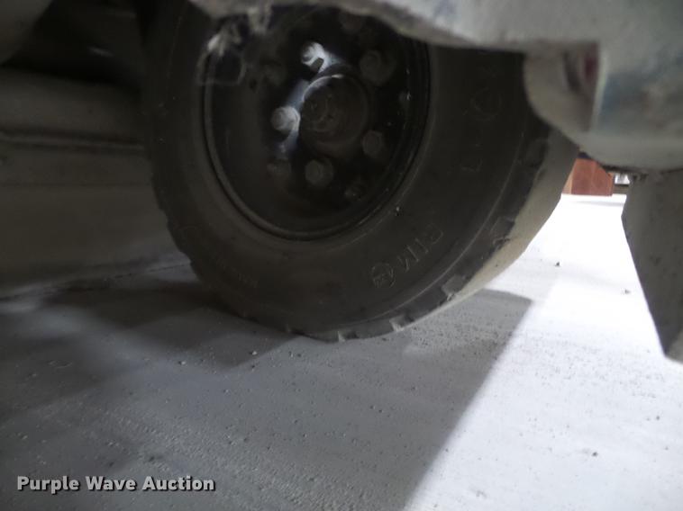 image for item FM9258 Tennant 355 sweeper