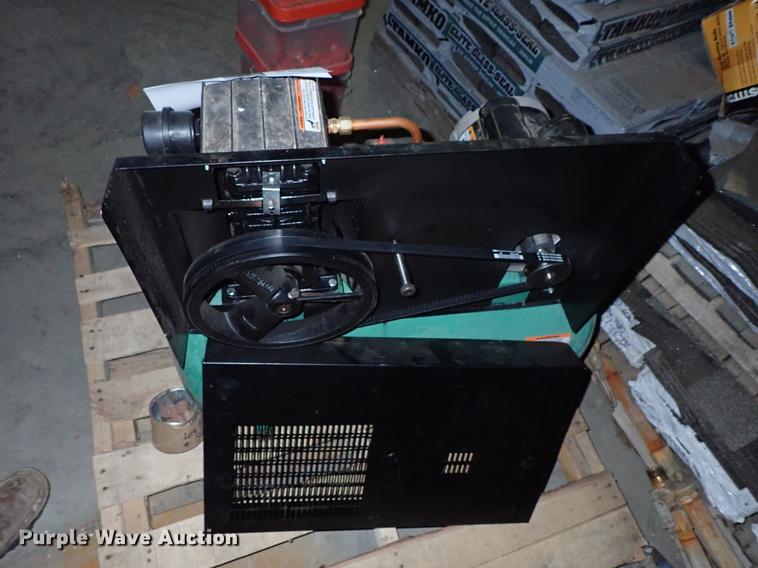 image for item FN9963 Speed Aire air compressor