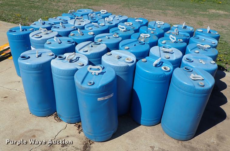 image for item FN9964 (33) plastic barrels