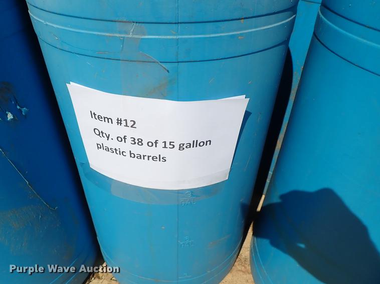 image for item FN9964 (33) plastic barrels