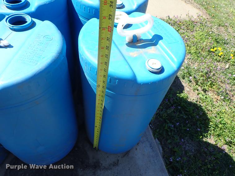 image for item FN9964 (33) plastic barrels