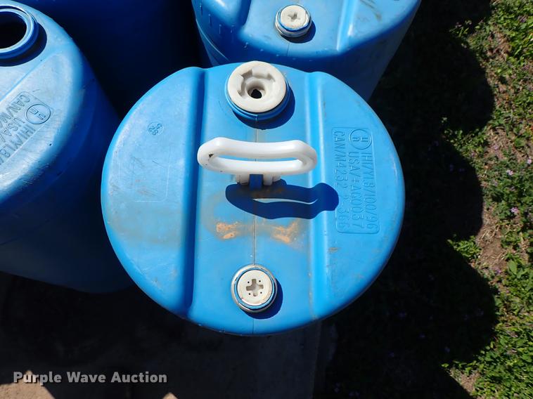 image for item FN9964 (33) plastic barrels