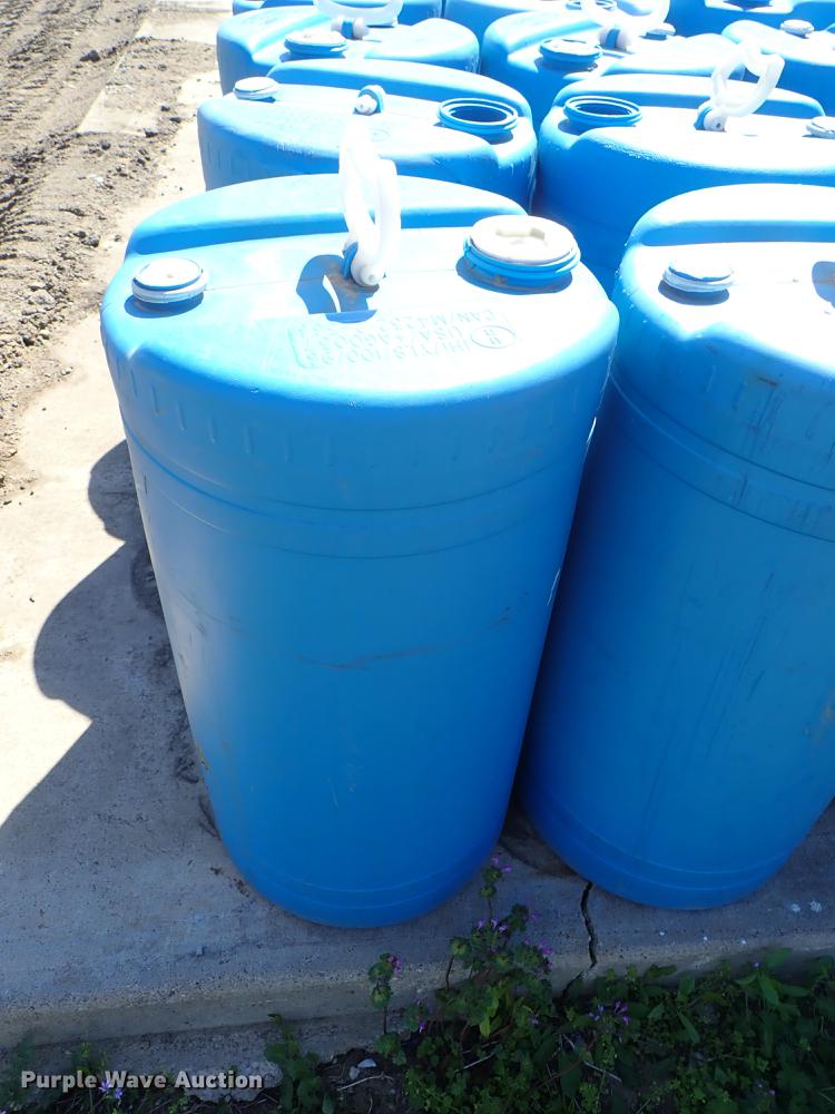 image for item FN9964 (33) plastic barrels