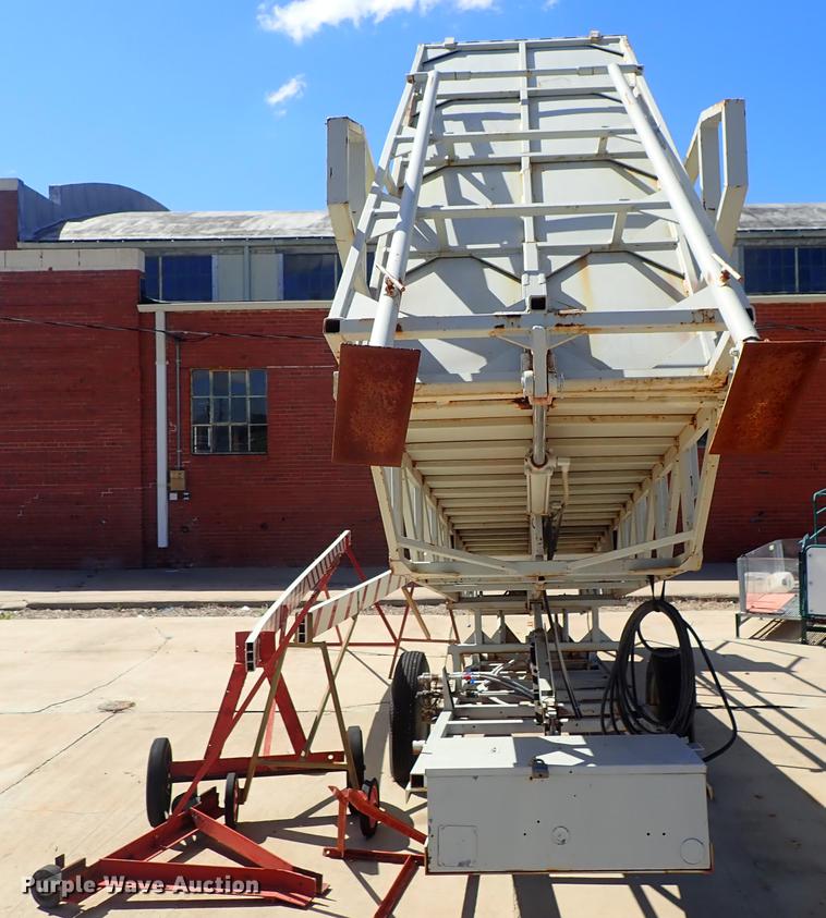 image for item FN9966 Hydraulic folding walkway