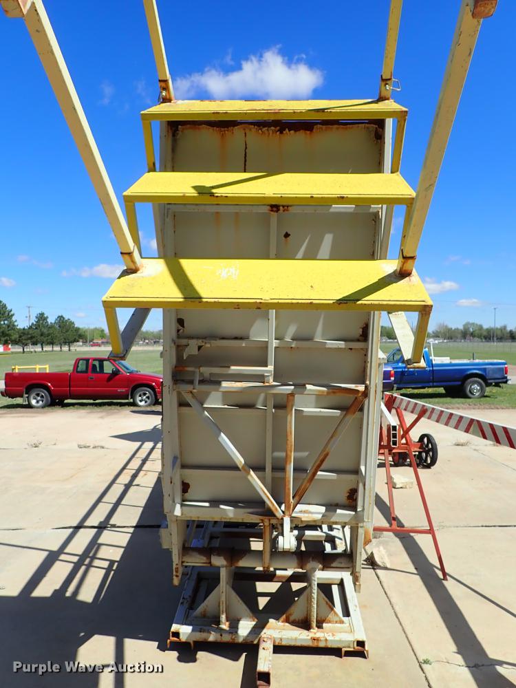 image for item FN9966 Hydraulic folding walkway