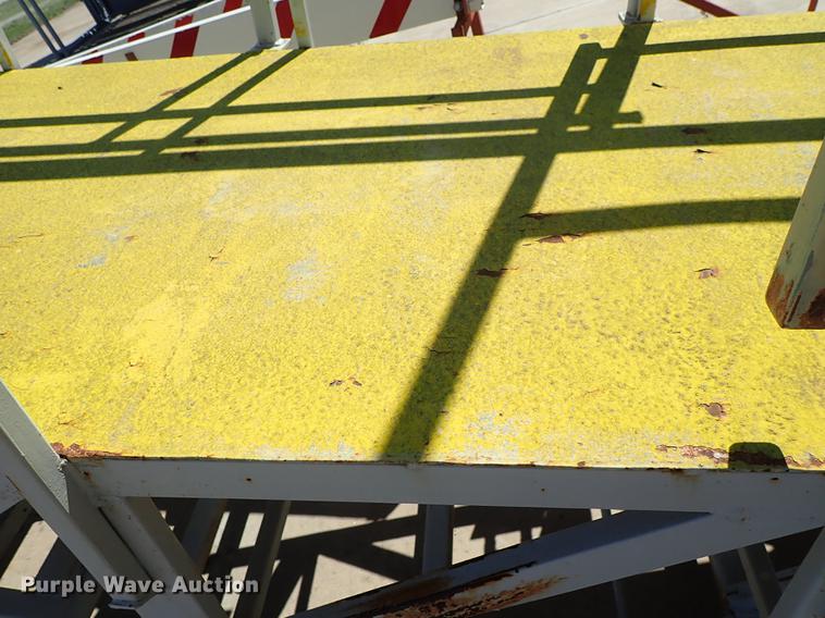 image for item FN9966 Hydraulic folding walkway