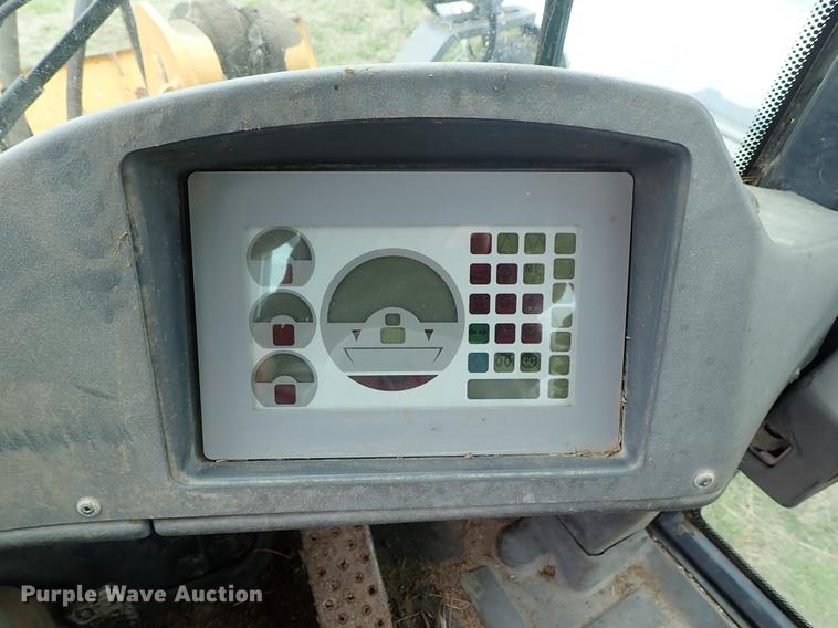 image for item FN9975 2007 John Deere 244J wheel loader