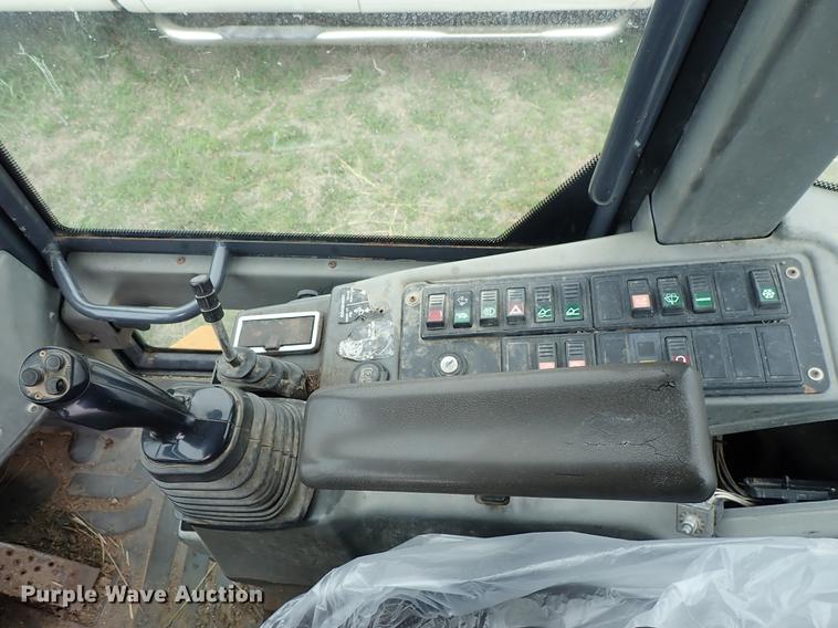 image for item FN9975 2007 John Deere 244J wheel loader