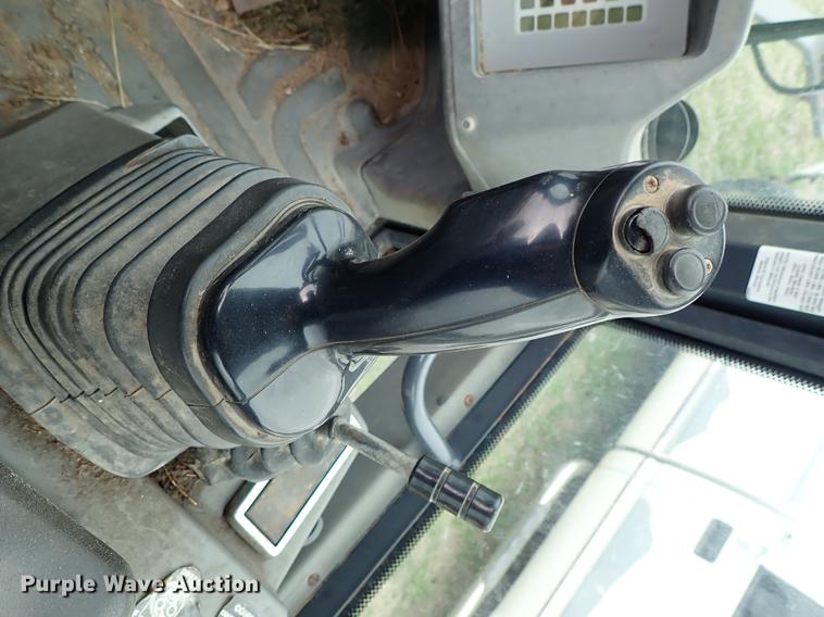 image for item FN9975 2007 John Deere 244J wheel loader