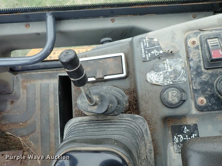 image for item FN9975 2007 John Deere 244J wheel loader