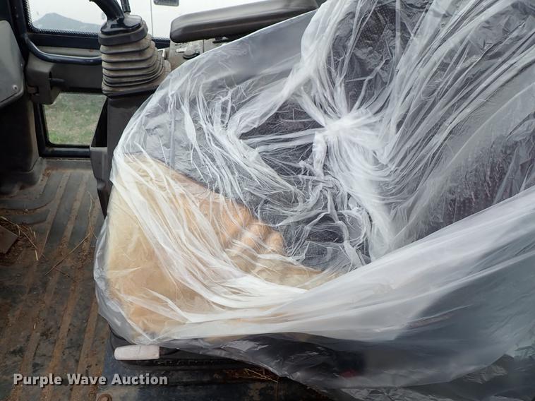 image for item FN9975 2007 John Deere 244J wheel loader