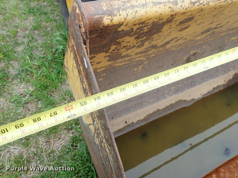 image for item FN9975 2007 John Deere 244J wheel loader