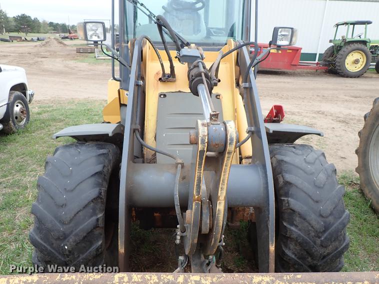 image for item FN9975 2007 John Deere 244J wheel loader