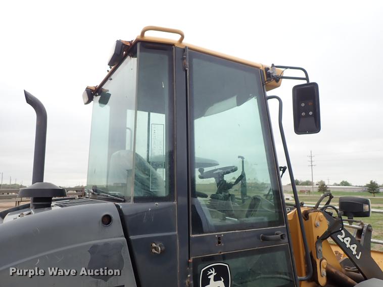 image for item FN9975 2007 John Deere 244J wheel loader