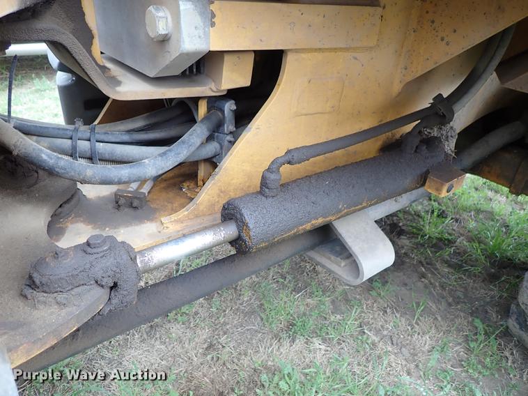 image for item FN9975 2007 John Deere 244J wheel loader