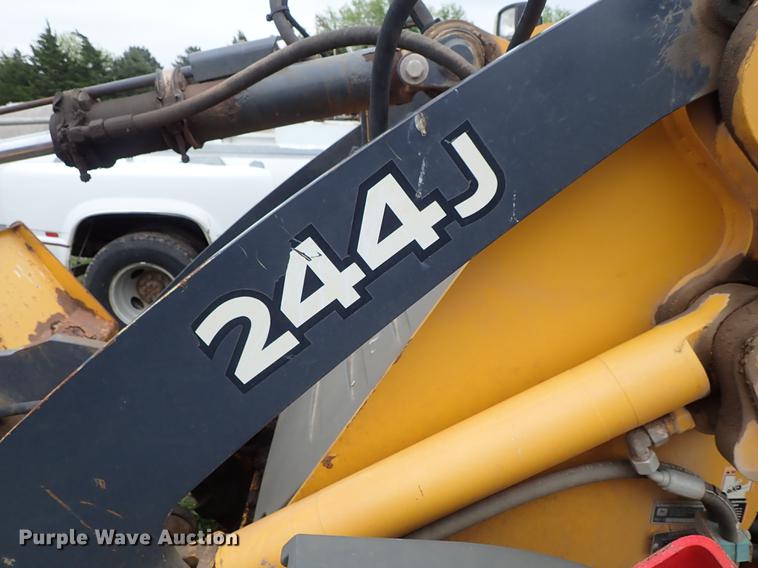 image for item FN9975 2007 John Deere 244J wheel loader