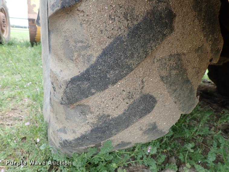 image for item FN9975 2007 John Deere 244J wheel loader