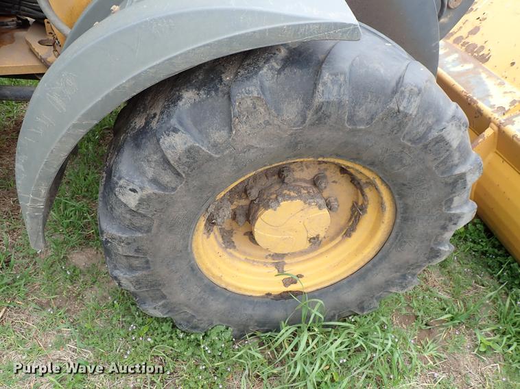 image for item FN9975 2007 John Deere 244J wheel loader