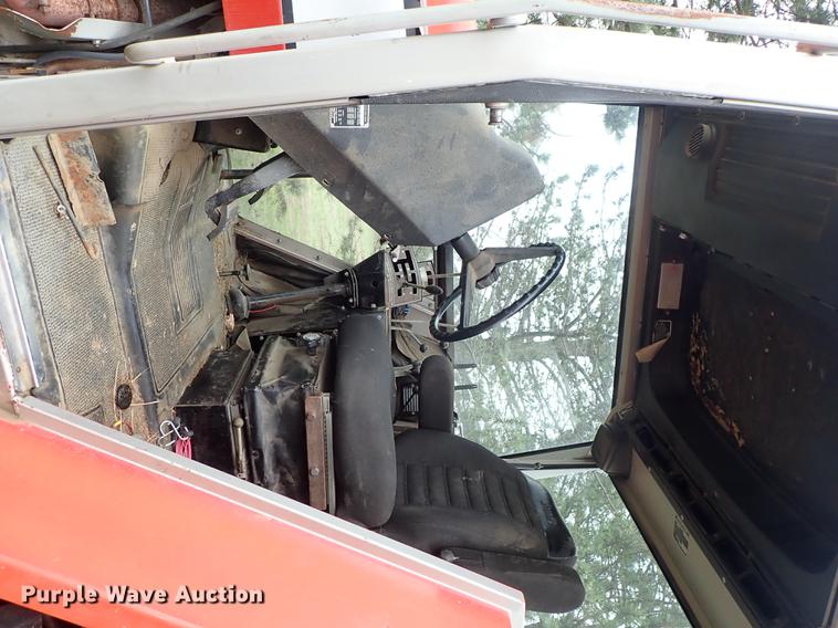 image for item FN9977 Massey-Ferguson 2745 tractor