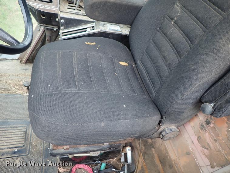 image for item FN9977 Massey-Ferguson 2745 tractor