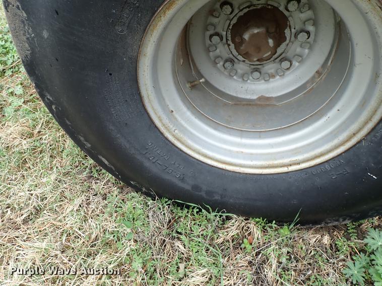 image for item FN9977 Massey-Ferguson 2745 tractor