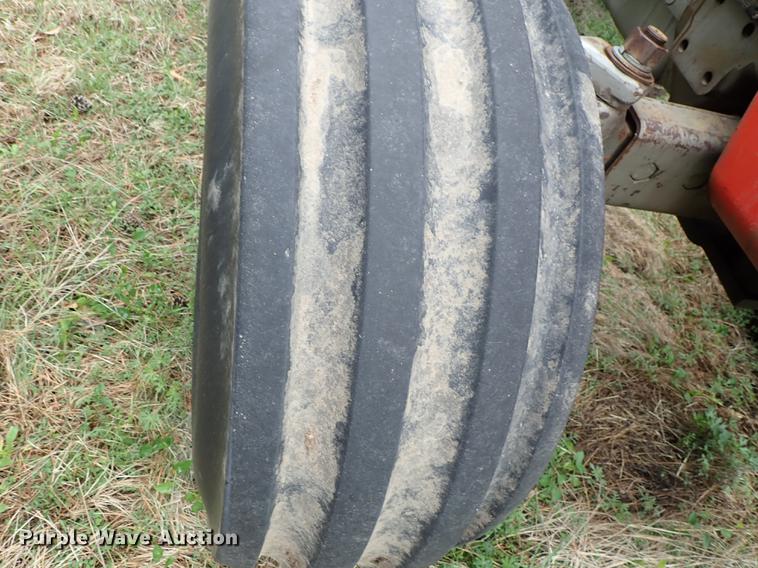 image for item FN9977 Massey-Ferguson 2745 tractor