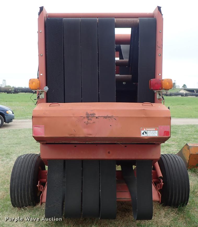 image for item FN9980 1997 New Holland 644 round baler